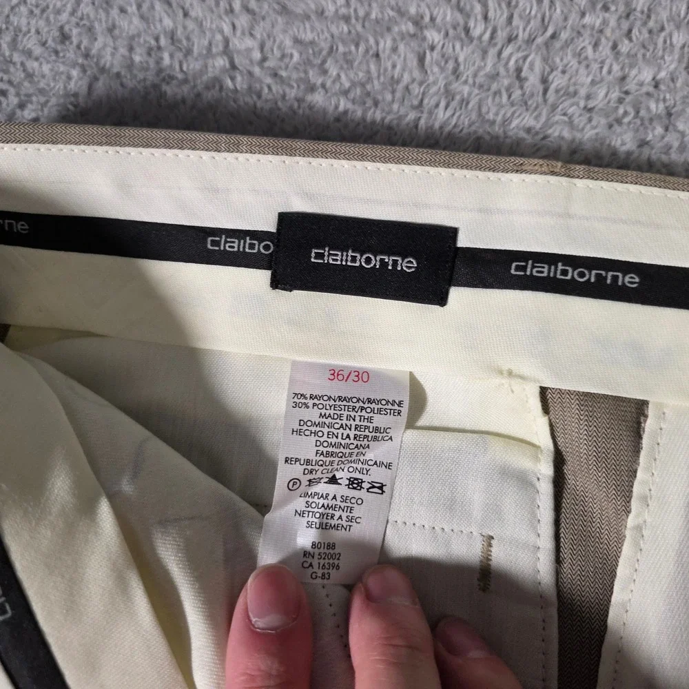 Claiborne Mens 36x30 Dress Pants Khaki Tan Pleated Cuffed Wrinkle Free MERU0902